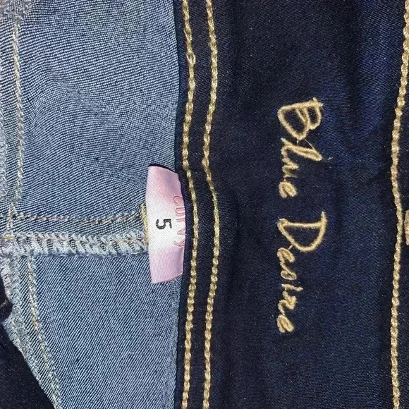 Blue Desire Women’s Junior’s Size 5 Jeans - Picture 3 of 3